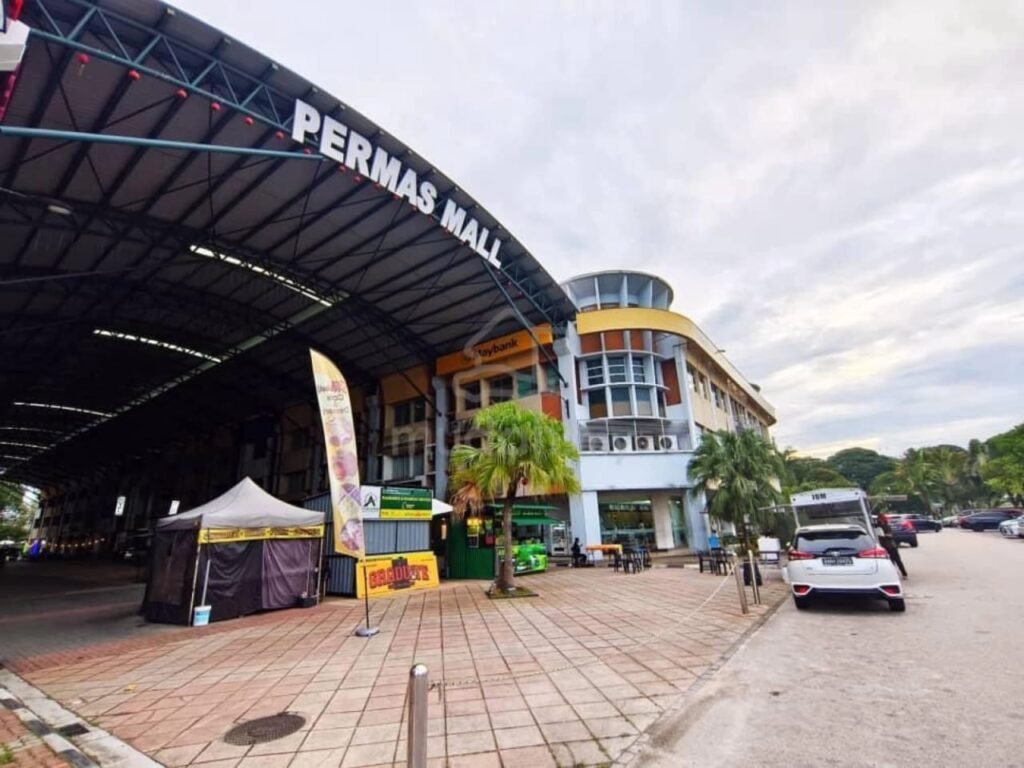 3-Storey Shop Lot for Sale at Permas Mall