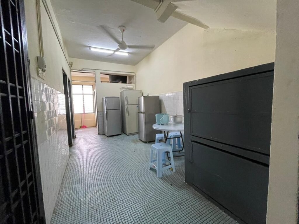 Commercial Worker Hostel for Sale in Senai