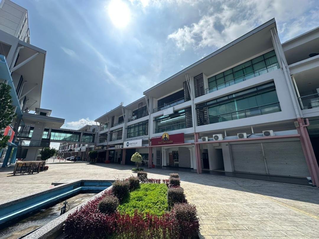 3-Storey Shop Lot for Sale property photo 1