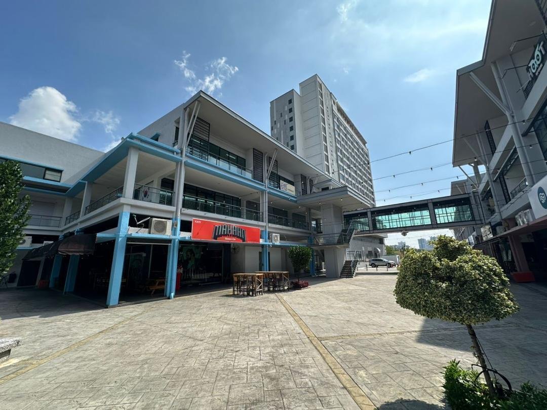 3-Storey Shop Lot for Sale property photo 3