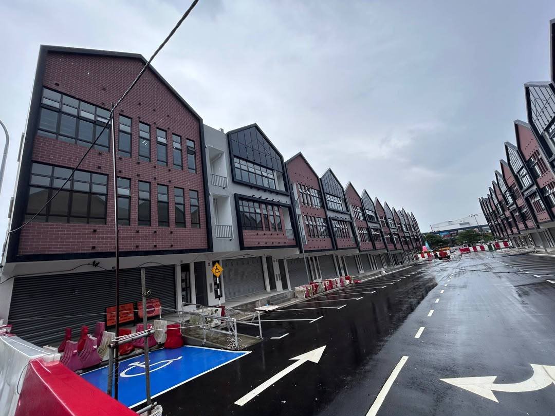 Brand-New 3-Storey Shop Lots for Rent property photo 3
