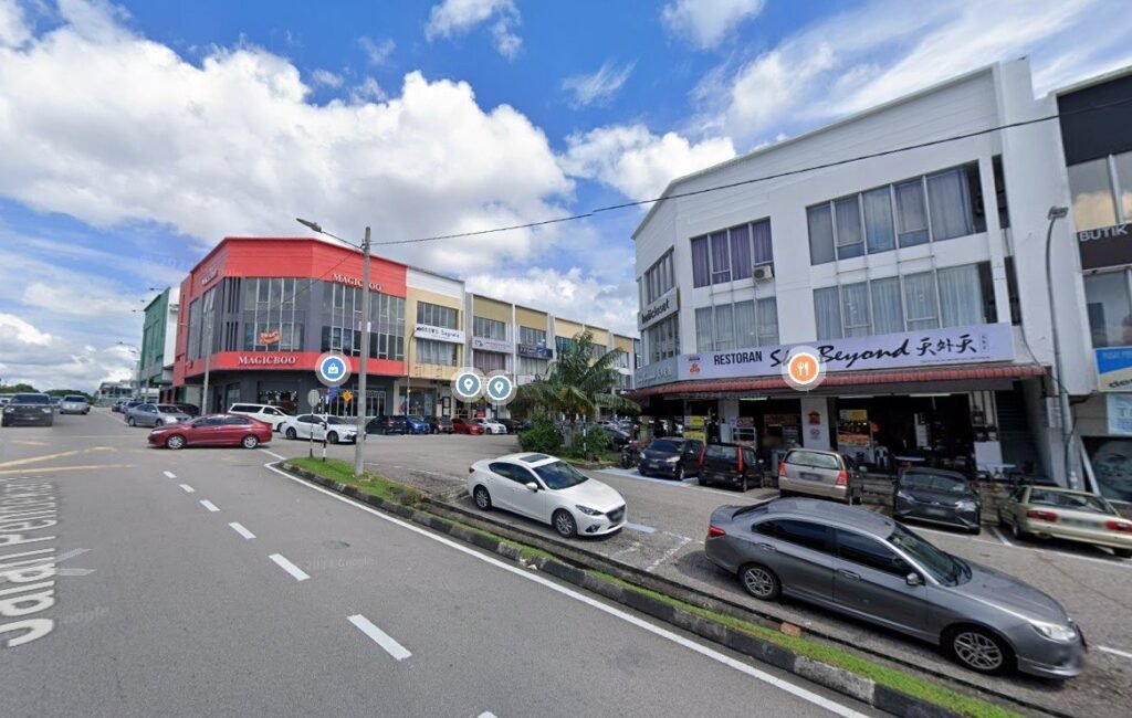 3-Storey Corner Shop Lot for Rent
