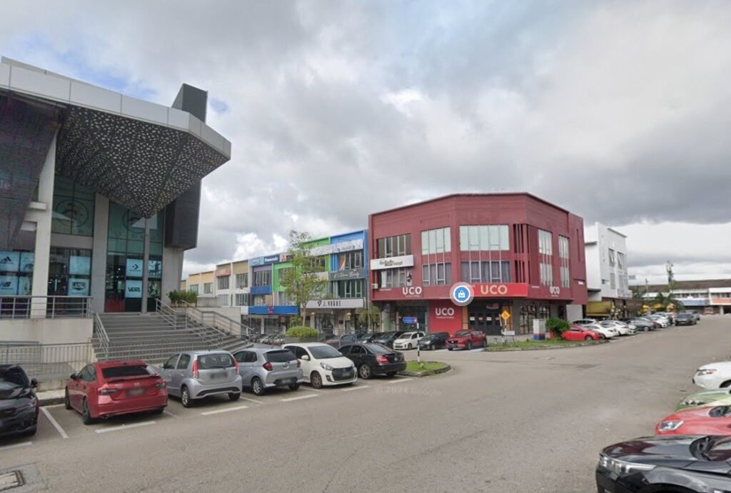 3-Storey Corner Shop Lot for Rent at Taman Ungku Tun Aminah