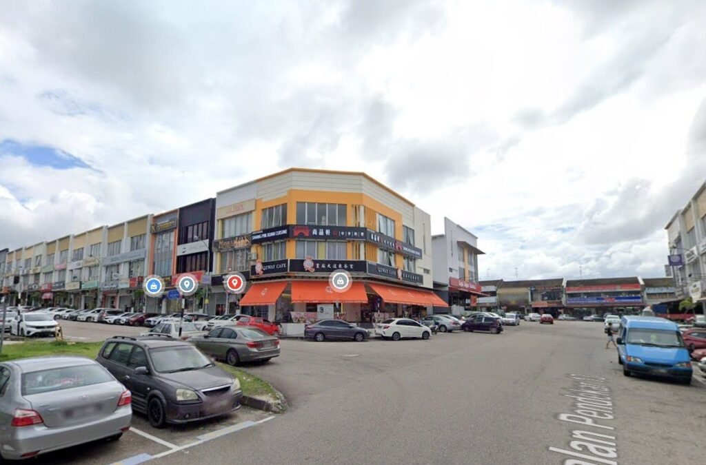 3-Storey Corner Shop Lot for Rent at Taman Ungku Tun Aminah