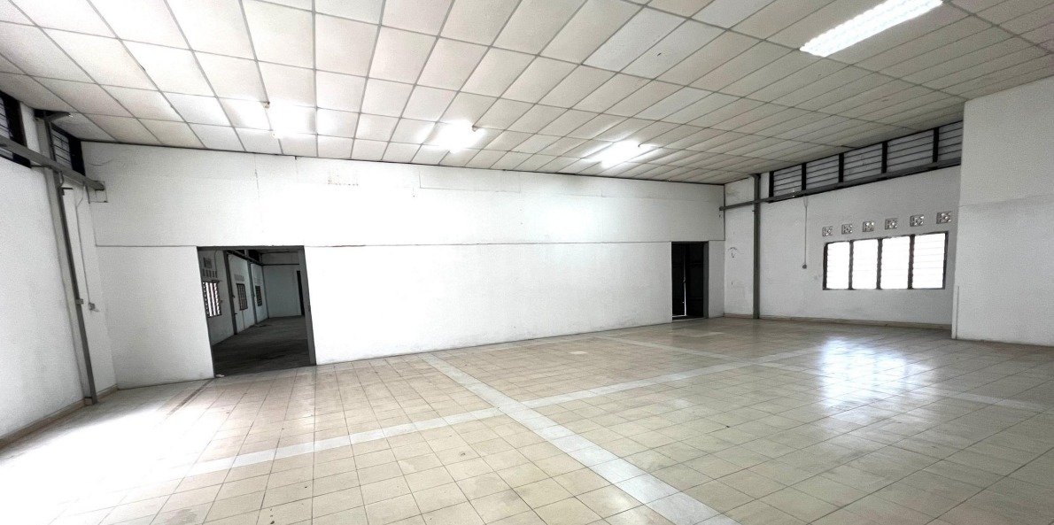 Detached Factory with Office for Rent property photo 2
