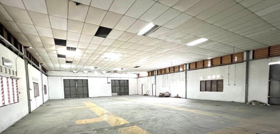 Detached Factory with Office for Rent property photo 4