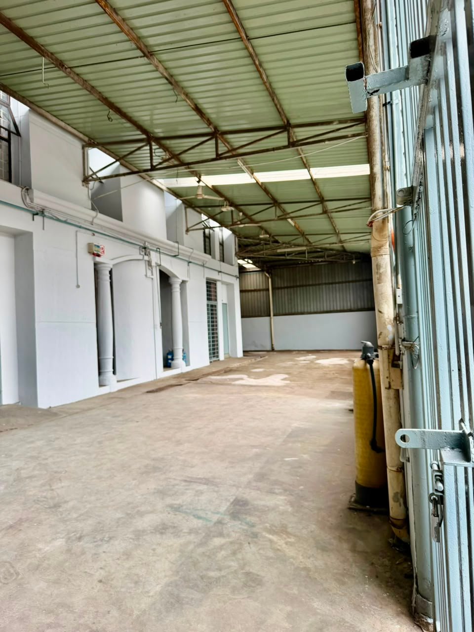 1.5-Storey Semi-Detached Factory for Rent property photo 3